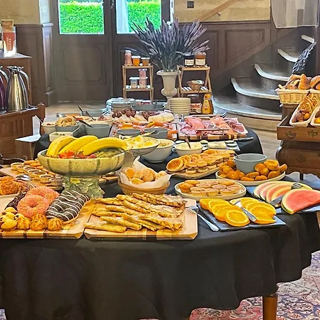 Hotel Château Julie - Chambres&petit-déjeuners Virsac